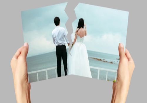 婚前财产房产证加名字离婚时怎样分